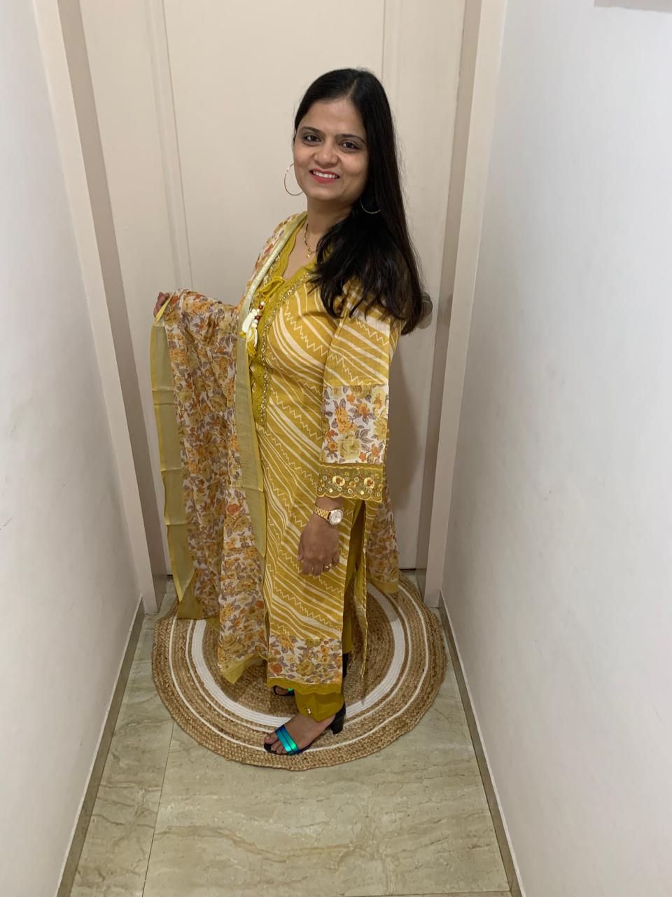 PAKISTANI Suit in LINEN material