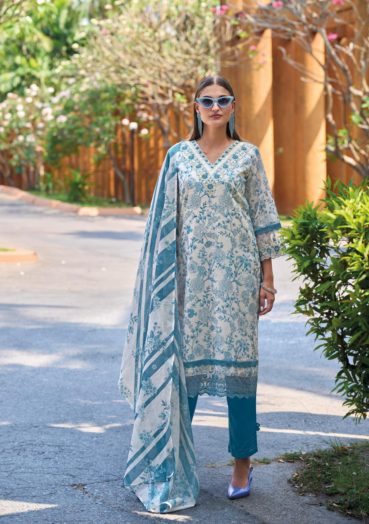 PAKISTANI Suit in LINEN material